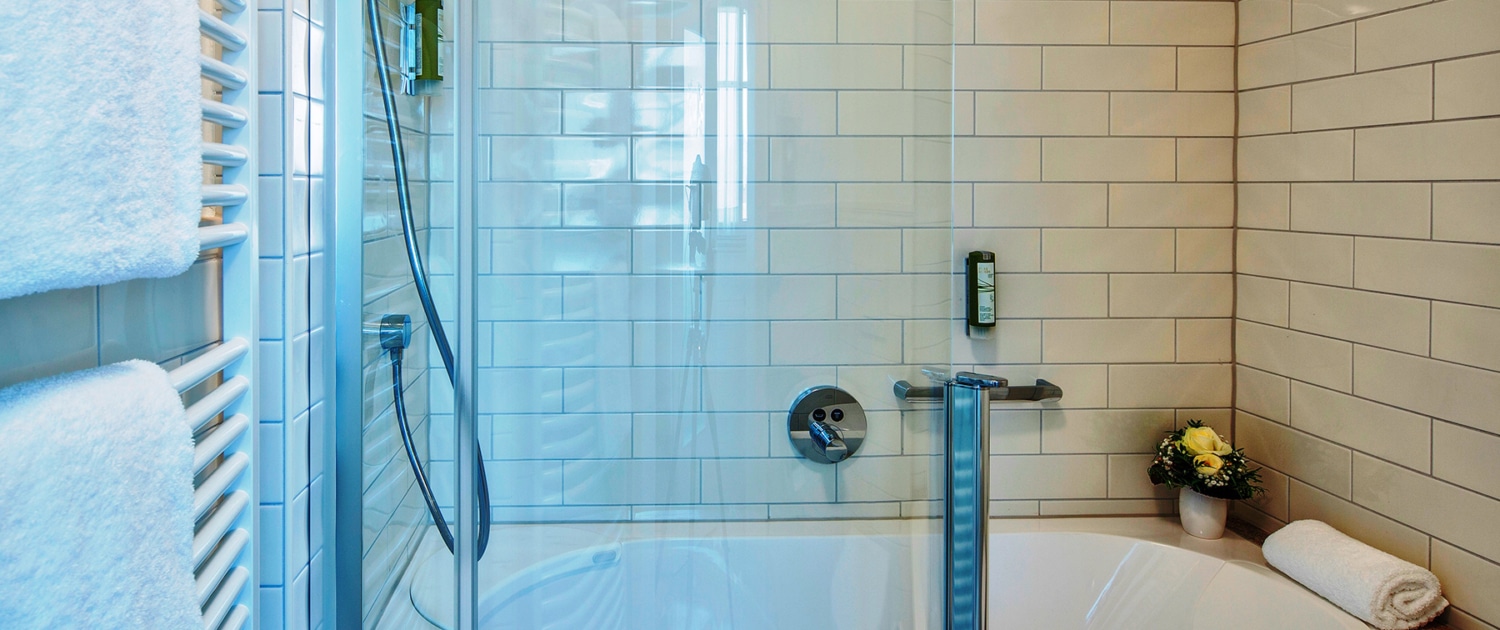 Zur Krone Gottenheim Badezimmer Junior-Suite
